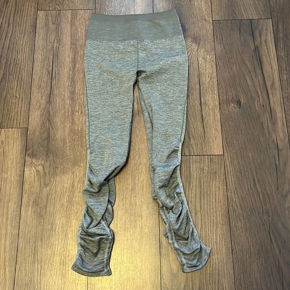 Fabletics grey rouched leggings size small - Picture 1 of 4